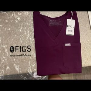 Figs scrub top